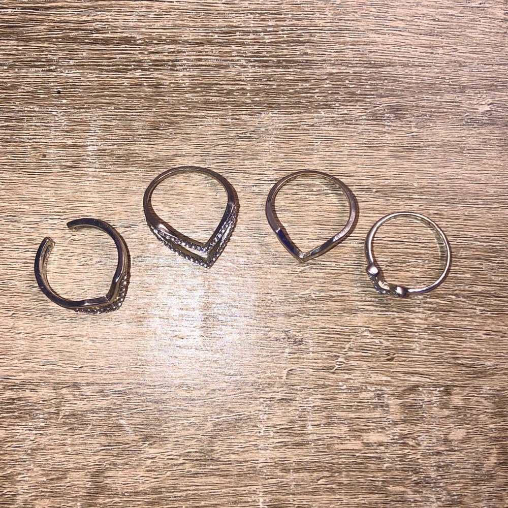 4 Silver Rings - Picture 2 of 6